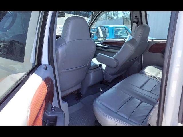 2005 Ford Super Duty F-350 SRW Harley-Davidson Pickup 4D 6 3/4 ft - 22989162 - 15