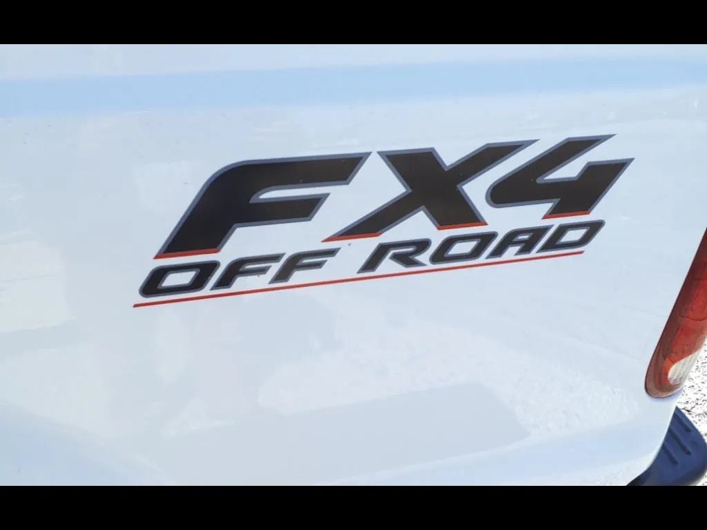 2005 Ford Super Duty F-350 SRW Harley-Davidson Pickup 4D 6 3/4 ft - 22989162 - 17