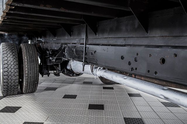 2005 Ford Super Duty F-450 DRW Reg Cab 189" WB 108" CA XL - 15194210 - 13