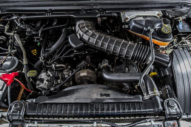 2005 Ford Super Duty F-450 DRW Reg Cab 189" WB 108" CA XL - 15194210 - 23