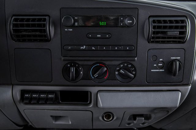 2005 Ford Super Duty F-450 DRW Reg Cab 189" WB 108" CA XL - 15194210 - 27