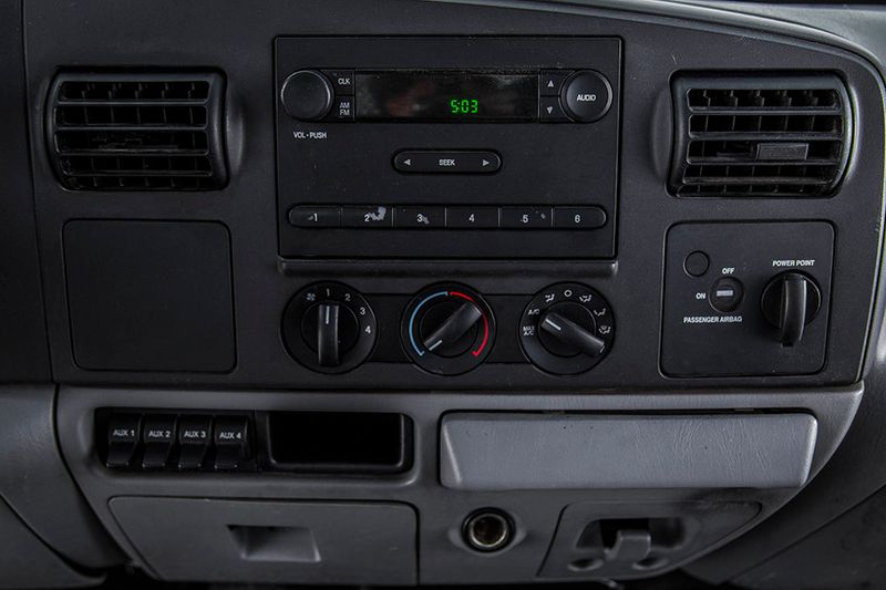 2005 Ford Super Duty F-450 DRW Reg Cab 189" WB 108" CA XL - 15194210 - 27