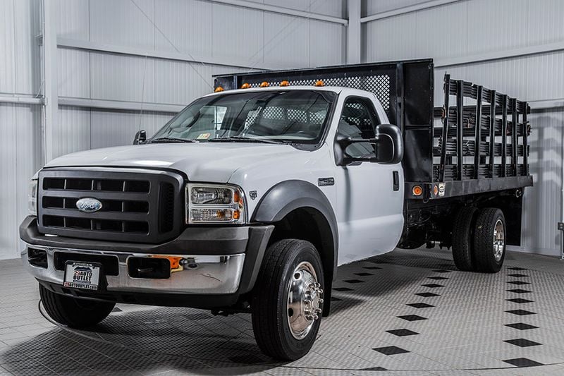 2005 Ford Super Duty F-450 DRW Reg Cab 189" WB 108" CA XL - 15194210 - 2