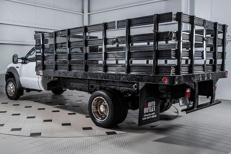 2005 Ford Super Duty F-450 DRW Reg Cab 189" WB 108" CA XL - 15194210 - 4