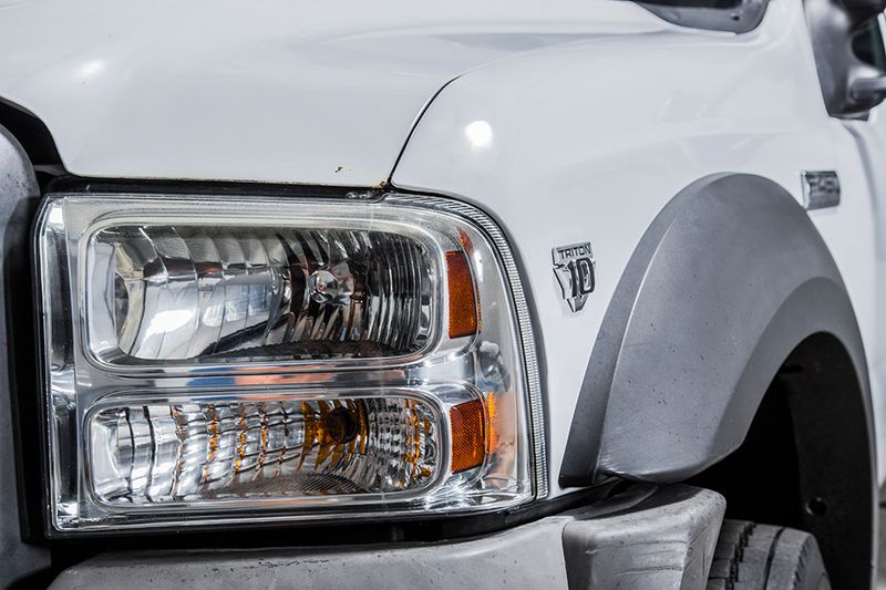 2005 Ford Super Duty F-450 DRW Reg Cab 189" WB 108" CA XL - 15194210 - 7