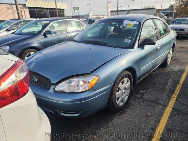 2005 Ford Taurus 4dr Sedan SE - 22727749 - 0