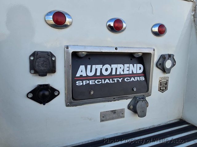 2005 Freightliner Sport Chassis 4X2 4dr Crew Cab - 22943738 - 10