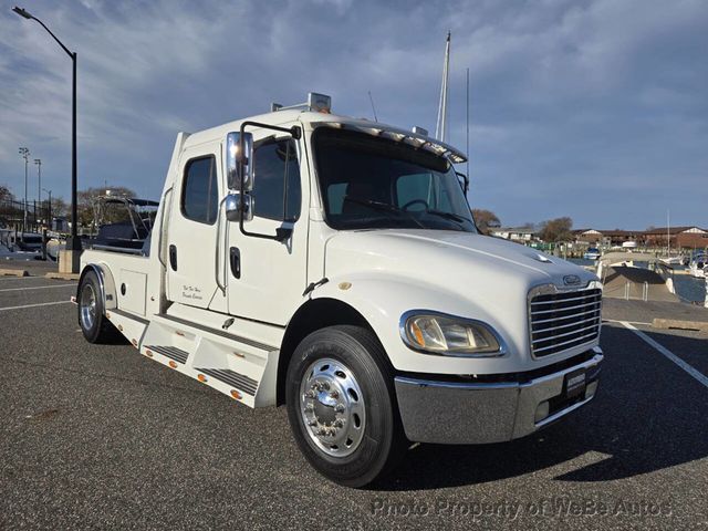 2005 Freightliner Sport Chassis 4X2 4dr Crew Cab - 22943738 - 23