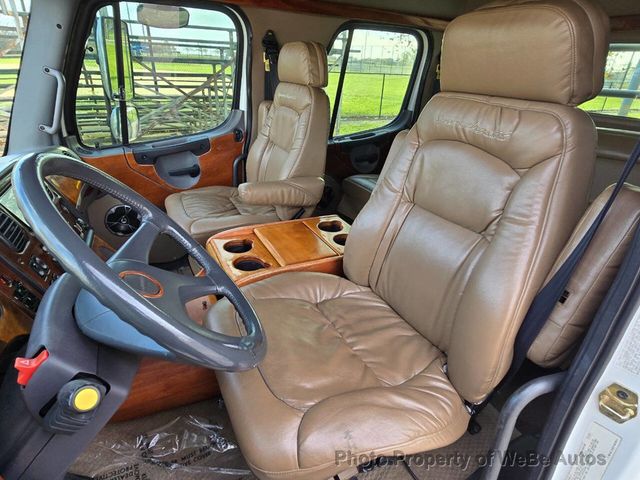 2005 Freightliner Sport Chassis 4X2 4dr Crew Cab - 22943738 - 29
