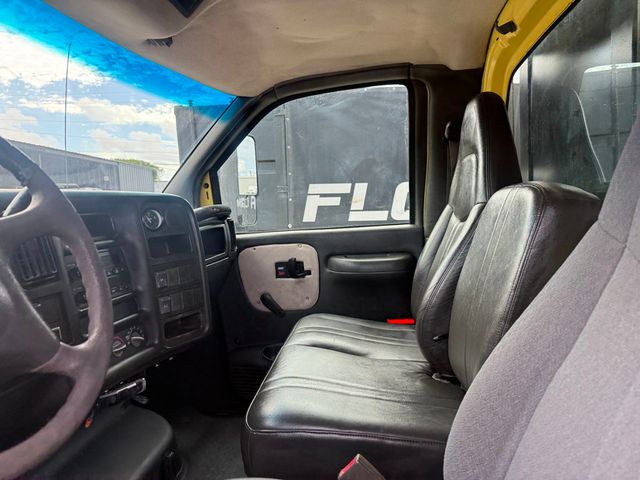 2005 GMC C5500 Chipper Dump Truck  - 23028970 - 11