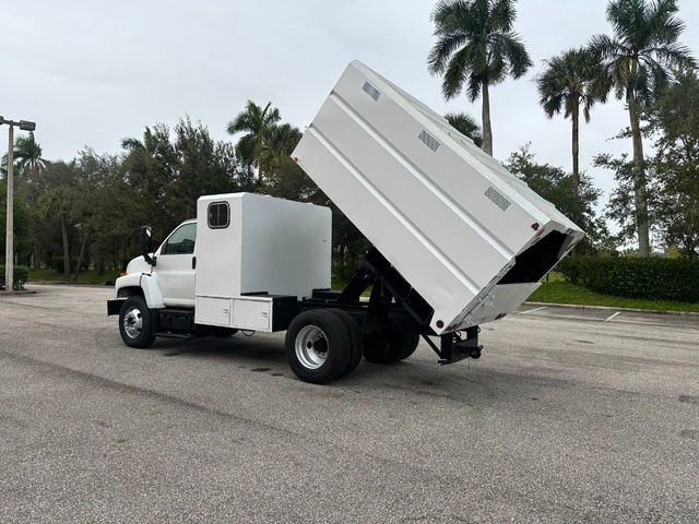 2005 GMC C6500 Chipper Dump Truck *NO CDL REQUIRED*  - 21916640 - 11