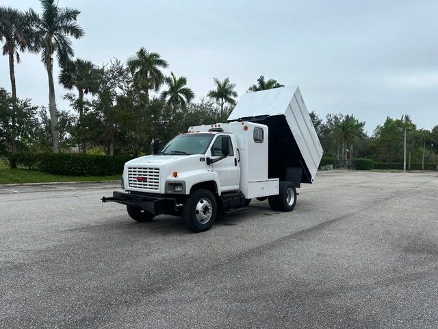 2005 GMC C6500 Chipper Dump Truck *NO CDL REQUIRED*  - 21916640 - 2