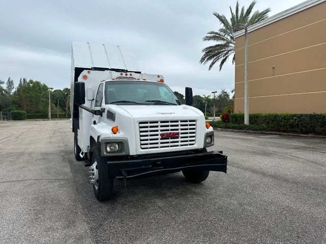 2005 GMC C6500 Chipper Dump Truck *NO CDL REQUIRED*  - 21916640 - 29