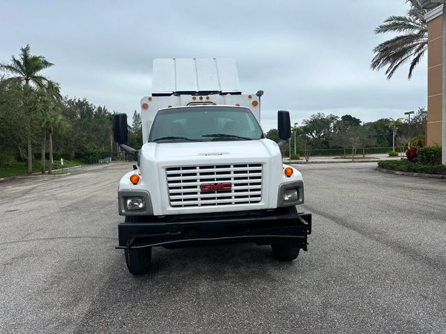 2005 GMC C6500 Chipper Dump Truck *NO CDL REQUIRED*  - 21916640 - 30