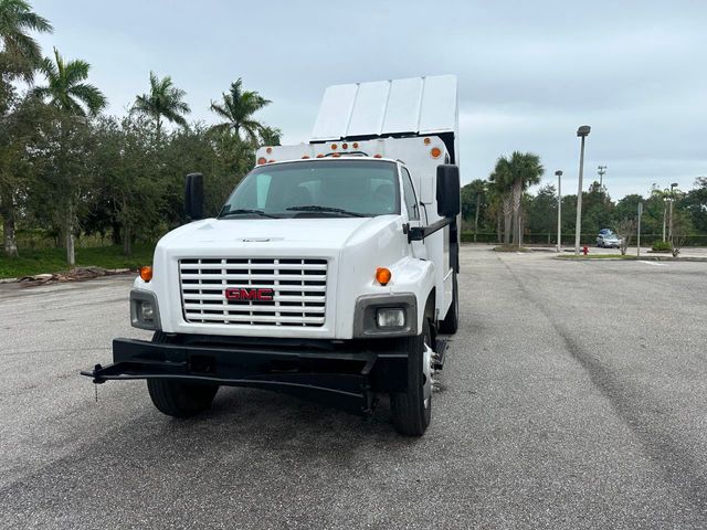 2005 GMC C6500 Chipper Dump Truck *NO CDL REQUIRED*  - 21916640 - 31