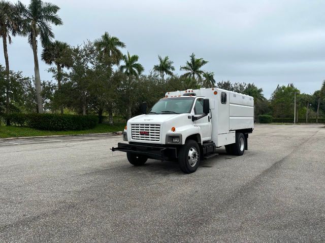 2005 GMC C6500 Chipper Dump Truck *NO CDL REQUIRED*  - 21916640 - 35