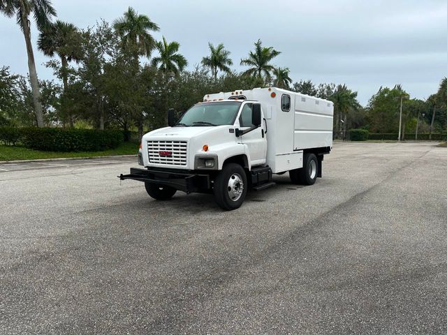 2005 GMC C6500 Chipper Dump Truck *NO CDL REQUIRED*  - 21916640 - 36