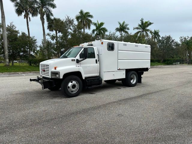 2005 GMC C6500 Chipper Dump Truck *NO CDL REQUIRED*  - 21916640 - 38