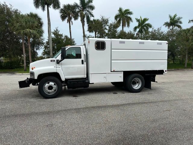 2005 GMC C6500 Chipper Dump Truck *NO CDL REQUIRED*  - 21916640 - 40