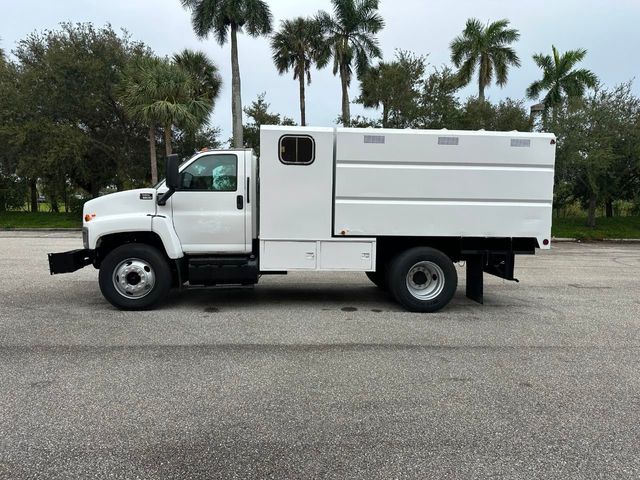 2005 GMC C6500 Chipper Dump Truck *NO CDL REQUIRED*  - 21916640 - 41