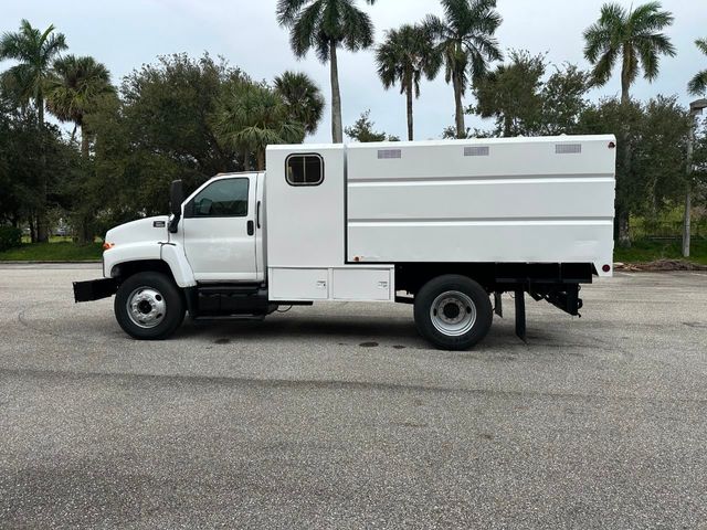 2005 GMC C6500 Chipper Dump Truck *NO CDL REQUIRED*  - 21916640 - 42