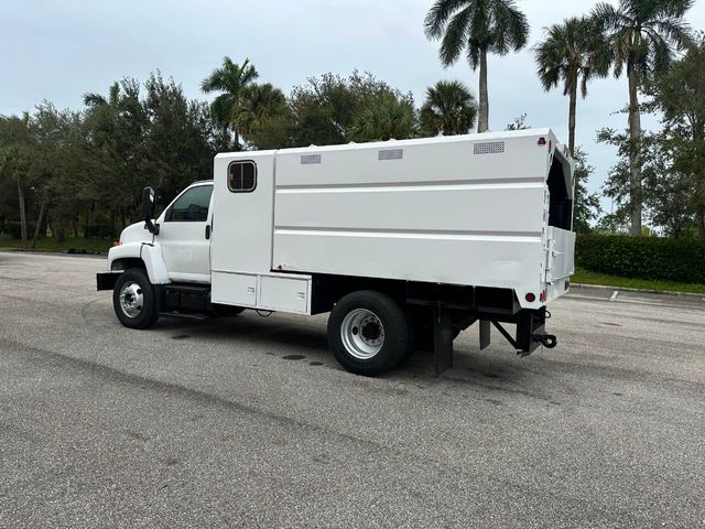 2005 GMC C6500 Chipper Dump Truck *NO CDL REQUIRED*  - 21916640 - 44
