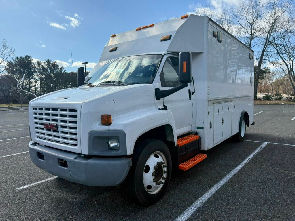 2005 GMC C6500 CREW CAB SERVICE UTILITY BOX WITH GENERATOR LOW MILEAGE OTHERS IN STOCK - 22776393 - 0