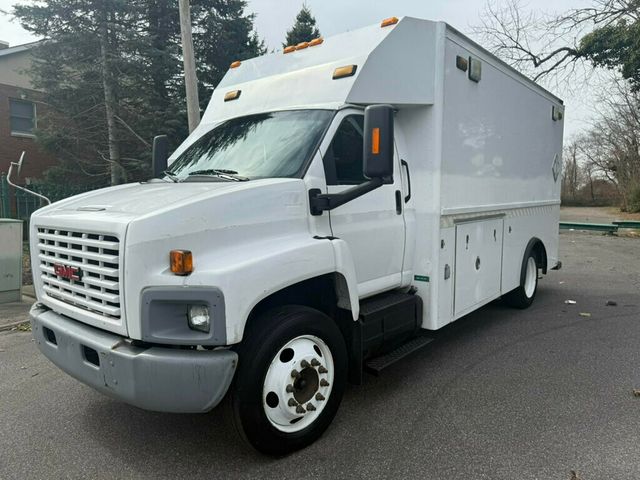2005 GMC C6500 CREW CAB SERVICE UTILITY BOX WITH GENERATOR LOW MILEAGE OTHERS IN STOCK - 22776393 - 0