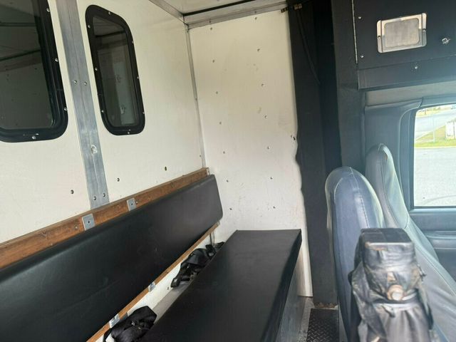 2005 GMC C6500 CREW CAB SERVICE UTILITY BOX WITH GENERATOR LOW MILEAGE OTHERS IN STOCK - 22776393 - 12