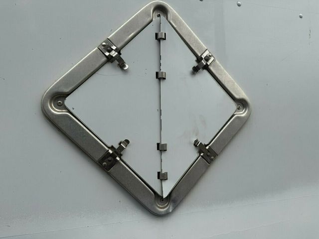 2005 GMC C6500 CREW CAB SERVICE UTILITY BOX WITH GENERATOR LOW MILEAGE OTHERS IN STOCK - 22776393 - 13