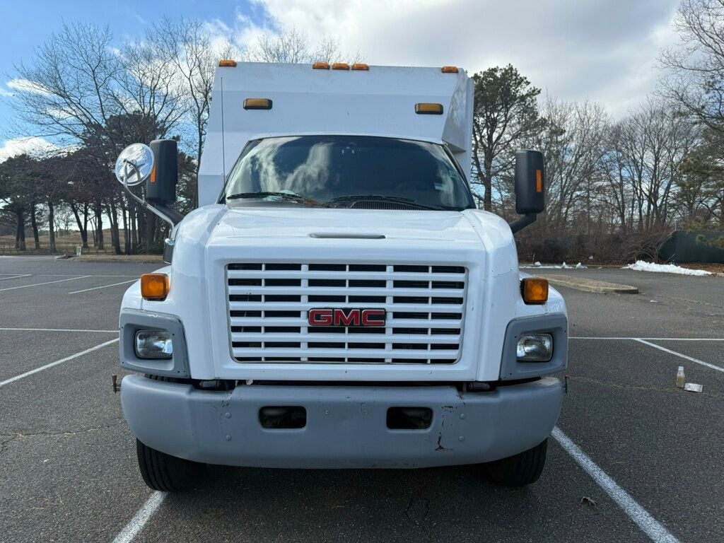 2005 GMC C6500 CREW CAB SERVICE UTILITY BOX WITH GENERATOR LOW MILEAGE OTHERS IN STOCK - 22776393 - 1