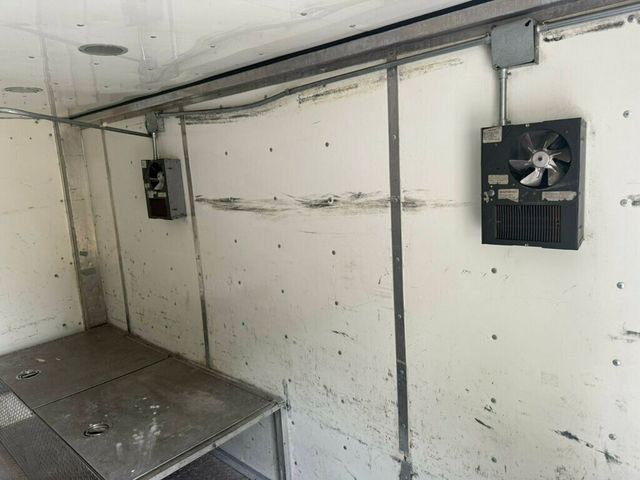 2005 GMC C6500 CREW CAB SERVICE UTILITY BOX WITH GENERATOR LOW MILEAGE OTHERS IN STOCK - 22776393 - 20