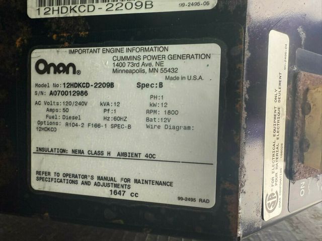 2005 GMC C6500 CREW CAB SERVICE UTILITY BOX WITH GENERATOR LOW MILEAGE OTHERS IN STOCK - 22776393 - 32