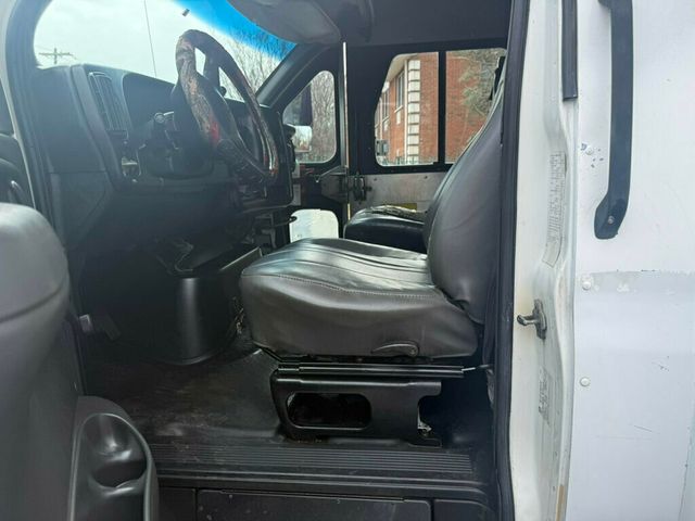 2005 GMC C6500 CREW CAB SERVICE UTILITY BOX WITH GENERATOR LOW MILEAGE OTHERS IN STOCK - 22776393 - 34