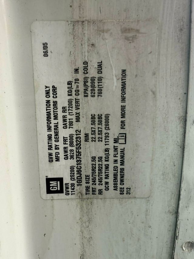 2005 GMC C6500 CREW CAB SERVICE UTILITY BOX WITH GENERATOR LOW MILEAGE OTHERS IN STOCK - 22776393 - 35