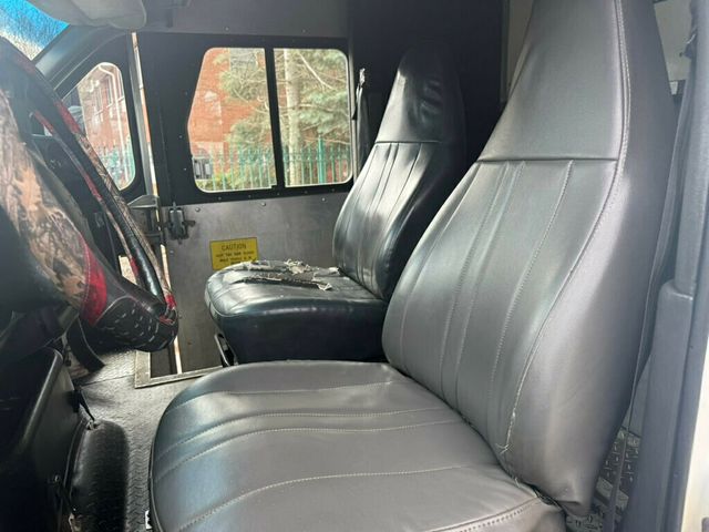 2005 GMC C6500 CREW CAB SERVICE UTILITY BOX WITH GENERATOR LOW MILEAGE OTHERS IN STOCK - 22776393 - 38