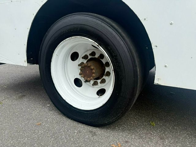 2005 GMC C6500 CREW CAB SERVICE UTILITY BOX WITH GENERATOR LOW MILEAGE OTHERS IN STOCK - 22776393 - 45