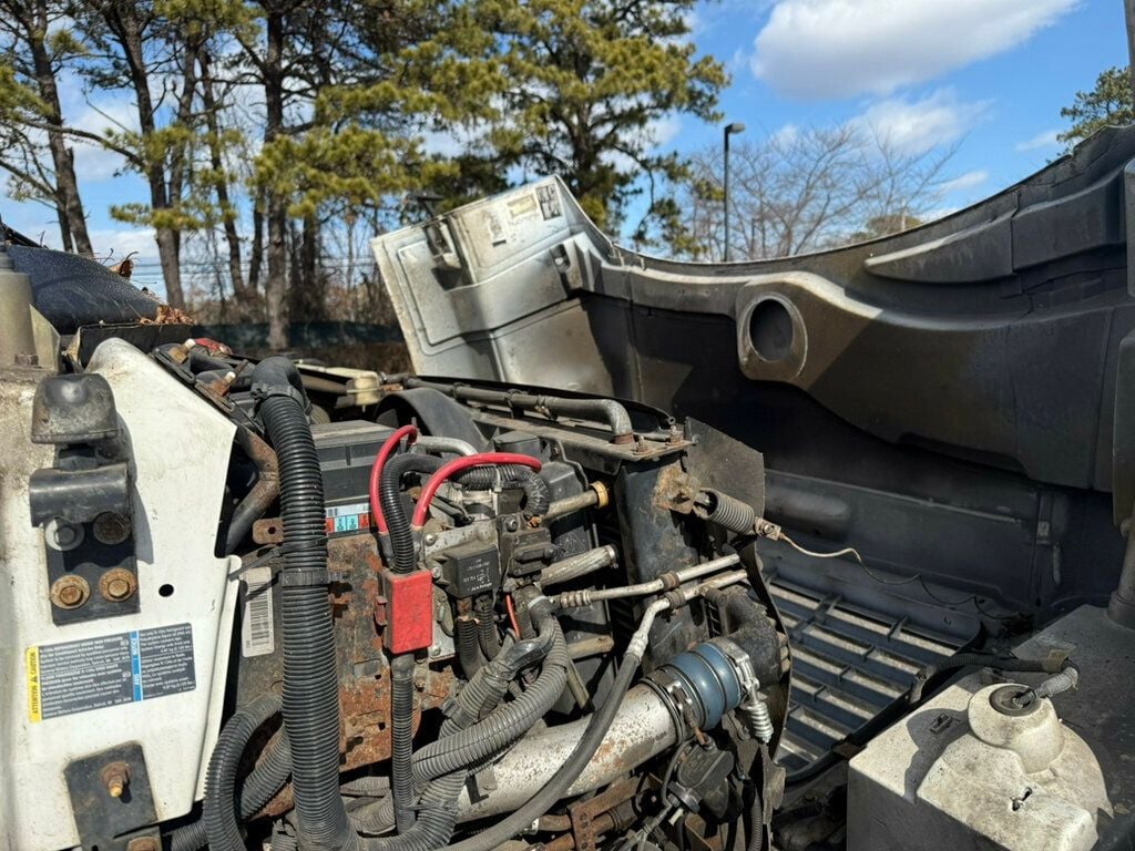 2005 GMC C6500 CREW CAB SERVICE UTILITY BOX WITH GENERATOR LOW MILEAGE OTHERS IN STOCK - 22776393 - 46