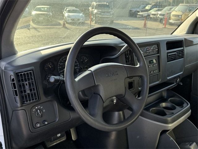 2005 GMC Savana G1500 SLE - 22638575 - 16