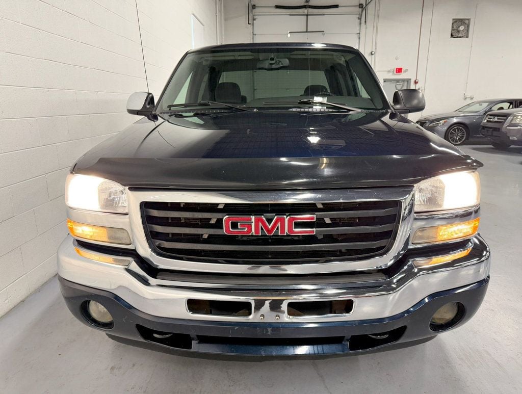 2005 GMC Sierra 1500 Crew Cab 143.5" WB 4WD SLE - 22721875 - 7