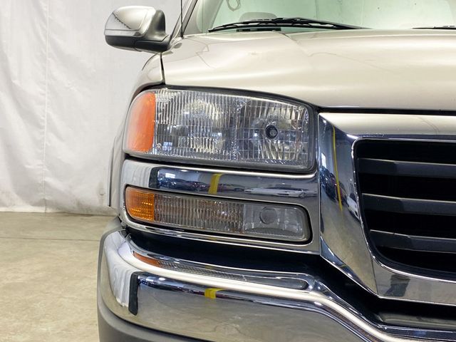 2005 GMC Sierra 1500 Reg Cab 119.0" WB 4WD - 22974392 - 12