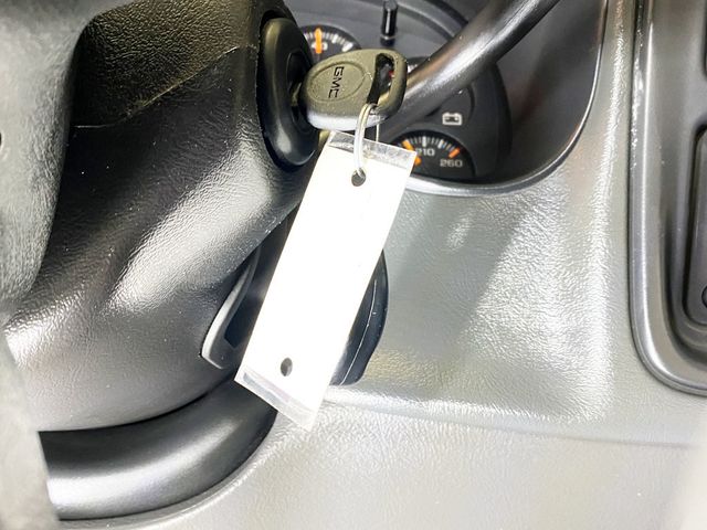 2005 GMC Sierra 1500 Reg Cab 119.0" WB 4WD - 22974392 - 24