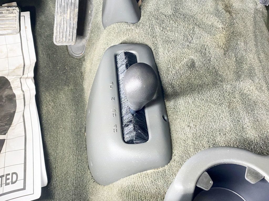 2005 GMC Sierra 1500 Reg Cab 119.0" WB 4WD - 22974392 - 27