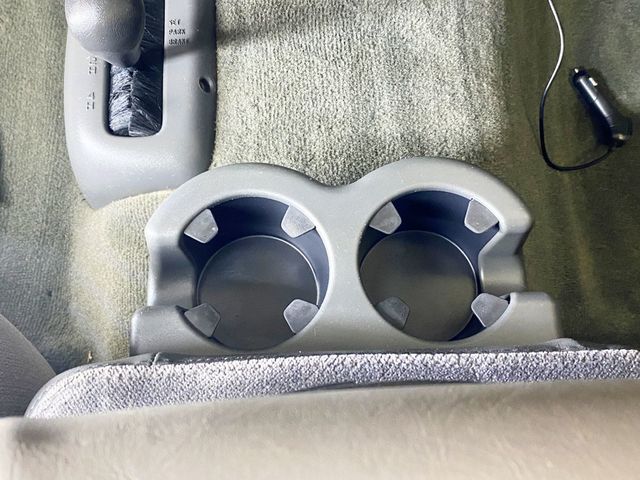 2005 GMC Sierra 1500 Reg Cab 119.0" WB 4WD - 22974392 - 28