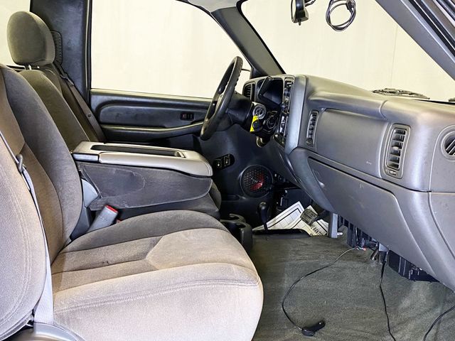 2005 GMC Sierra 1500 Reg Cab 119.0" WB 4WD - 22974392 - 32