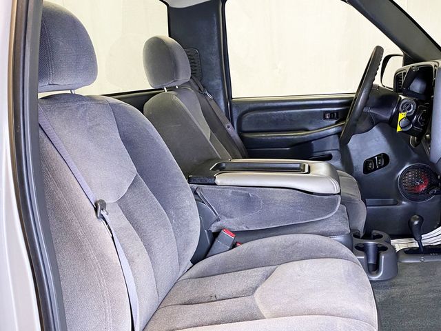 2005 GMC Sierra 1500 Reg Cab 119.0" WB 4WD - 22974392 - 33