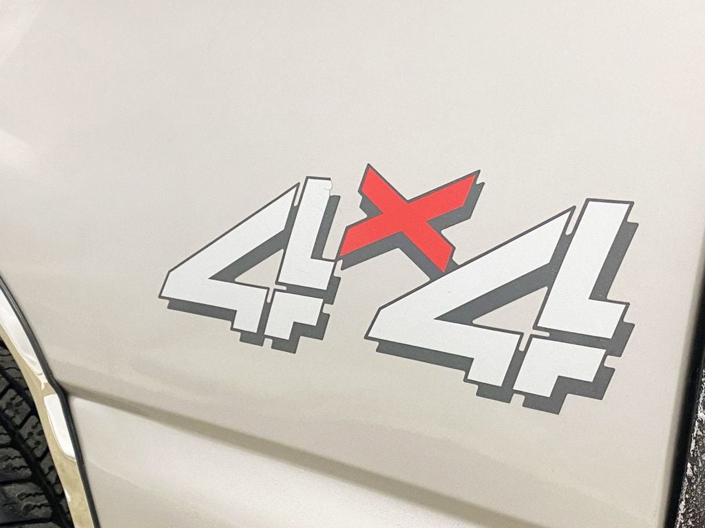 2005 GMC Sierra 1500 Reg Cab 119.0" WB 4WD - 22974392 - 3