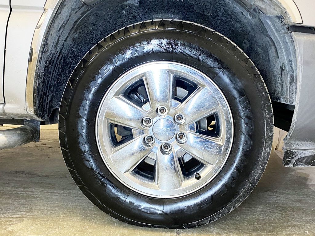 2005 GMC Sierra 1500 Reg Cab 119.0" WB 4WD - 22974392 - 39