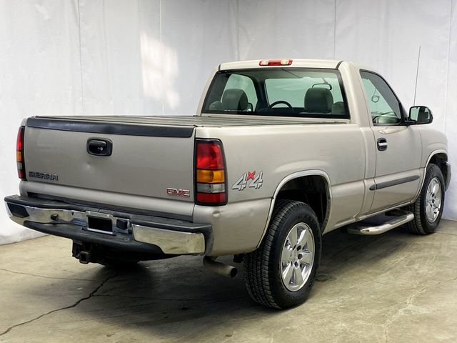 2005 GMC Sierra 1500 Reg Cab 119.0" WB 4WD - 22974392 - 8