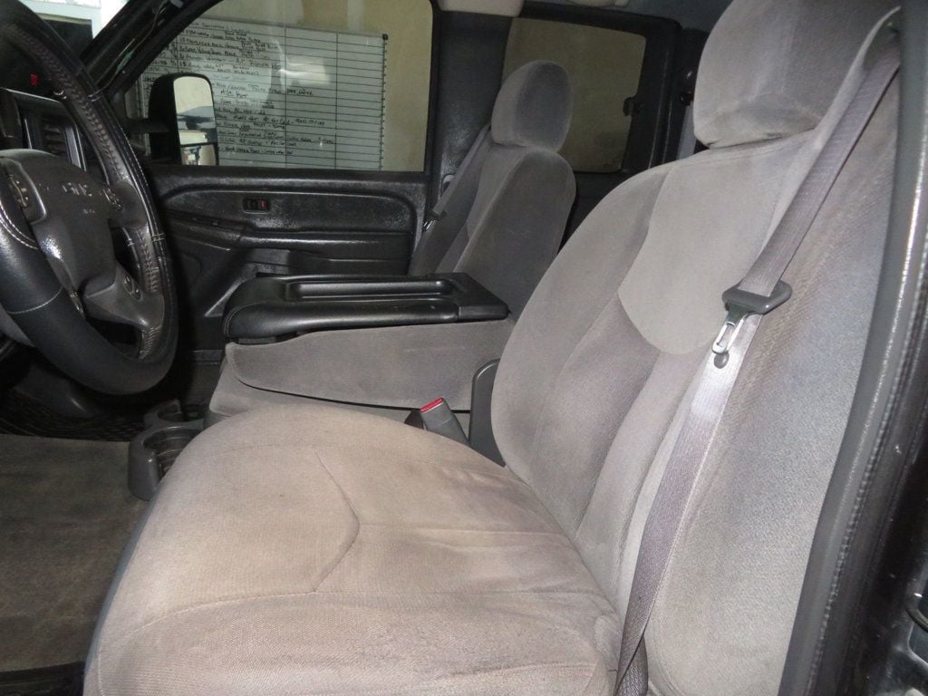 2005 GMC Sierra 2500HD EXTRA CLEAN 4X4 DURAMAX DIESEL EXTENDED CAB 3OWNER 4X4 - 22932730 - 22